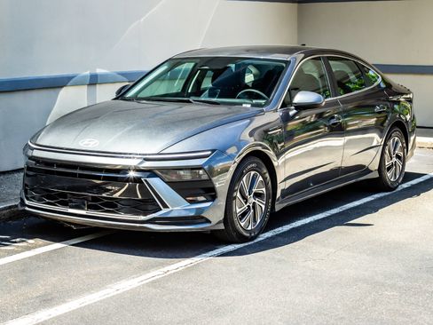 Used 2026 Hyundai Sonata Blue FWD image 1