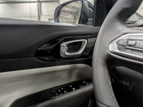 Used 2023 Jeep Compass Limited w/ Sun and Sound Group image 21