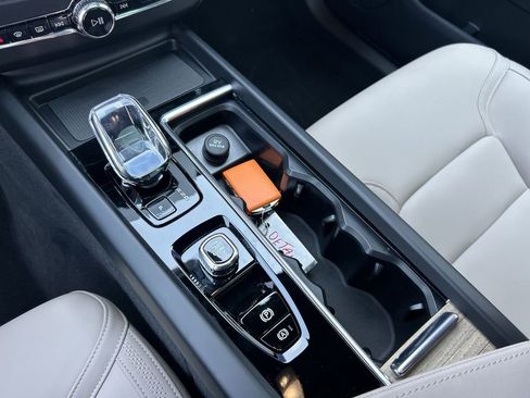 New 2026 Volvo XC60 B5 Plus w/ Climate Package image 22