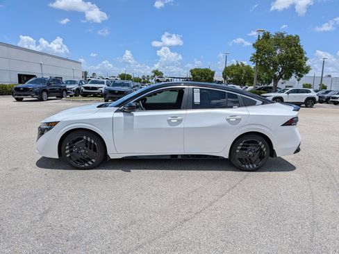 Used 2026 Nissan Sentra SR w/ SR Premium Package FWD image 7