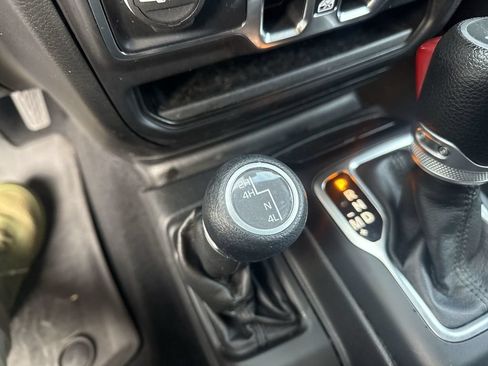 Used 2022 Jeep Wrangler Unlimited Sport AWD/4WD image 26