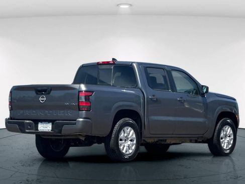 Used 2022 Nissan Frontier SV AWD/4WD image 2