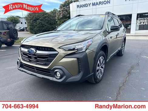Used 2024 Subaru Outback Premium AWD/4WD image 1