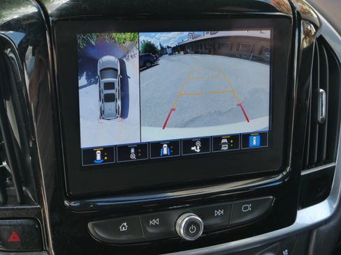Used 2022 Chevrolet Traverse Premier AWD/4WD image 12