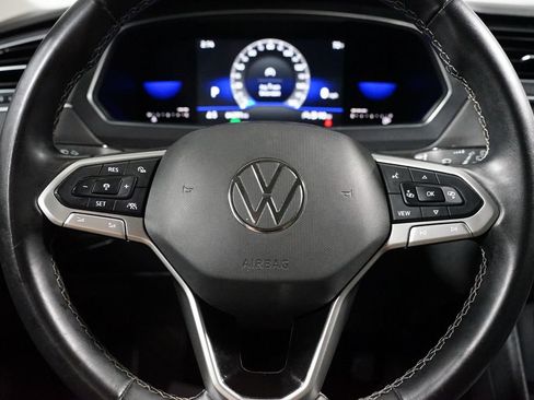 Used 2022 Volkswagen Tiguan SE FWD image 12