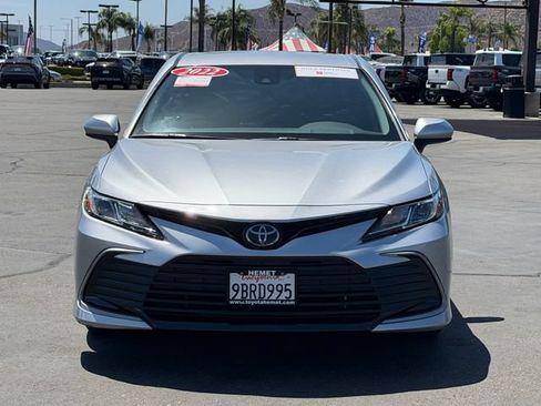 Used 2022 Toyota Camry LE w/ Carpet Mat Package (TMS) FWD image 2