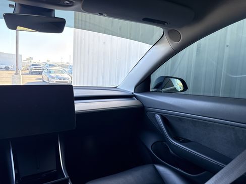 Used 2018 Tesla Model 3 Long Range image 24