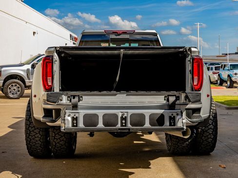 Used 2020 GMC Sierra 3500 Denali w/ Denali Ultimate Package image 9