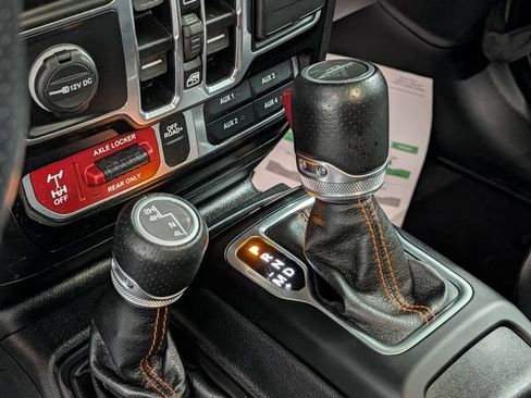 Used 2022 Jeep Gladiator Mojave w/ Cold Weather Group AWD/4WD image 28