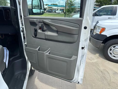 Used 2011 Chevrolet Express 2500 LS image 30