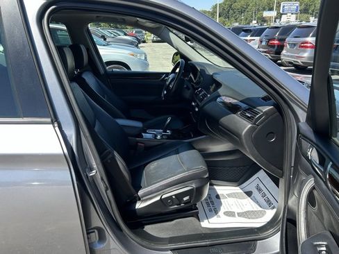 Used 2017 BMW X3 xDrive28i image 9