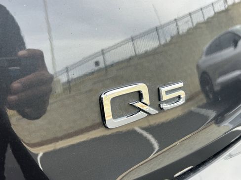 Used 2021 Audi Q5 Premium w/ Convenience Package image 34