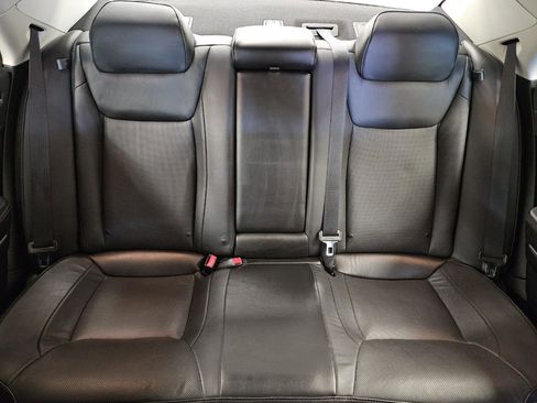 Used 2018 Chrysler 300 Limited image 29