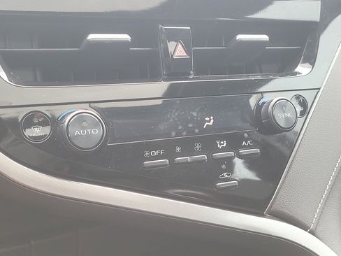 Used 2024 Toyota Camry SE w/ Cold Weather Package image 25