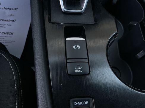 Used 2025 Nissan Rogue SV FWD image 26