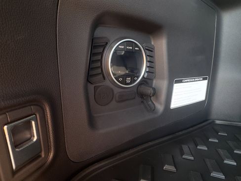Used 2025 Lexus GX 550 AWD/4WD image 34