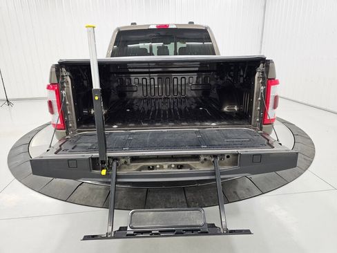 Used 2022 Ford F150 Lariat w/ Equipment Group 502A High image 6