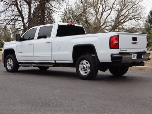 Used 2019 GMC Sierra 2500 SLE w/ Suspension Package, Off-Road AWD/4WD image 7