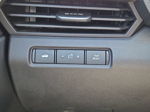Used 2025 Nissan Altima 2.5 SV AWD/4WD image 25