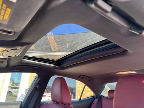 Used 2017 Lexus IS 300 AWD image 32