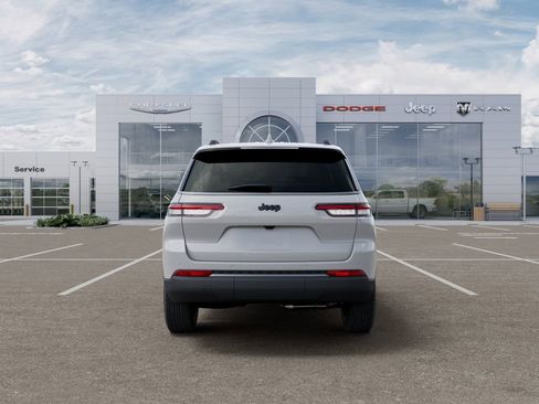New 2026 Jeep Grand Cherokee L 2WD image 7