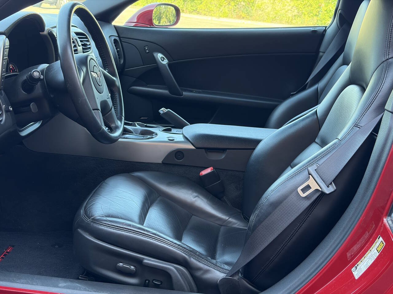 Used 2005 Chevrolet Corvette Coupe w/ Preferred Equipment Group RWD image 15