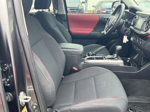 Used 2018 Toyota Tacoma SR5 image 26