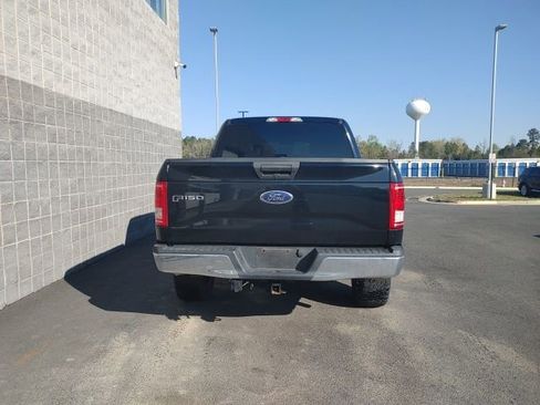 Used 2017 Ford F150 XLT image 4