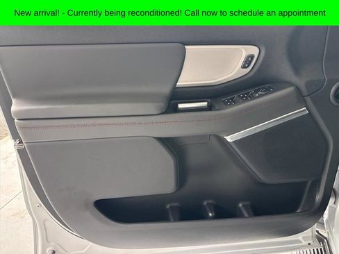Used 2025 Ford Expedition Active RWD image 9