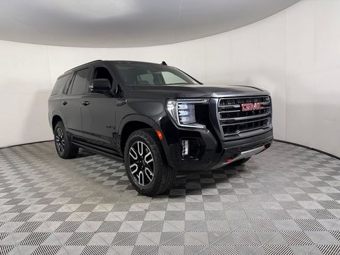 Used 2023 GMC Yukon AT4 w/ AT4 Premium Package AWD/4WD image 7