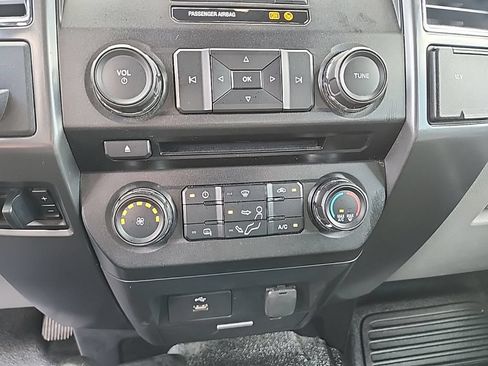 Used 2017 Ford F250 XLT AWD/4WD image 19