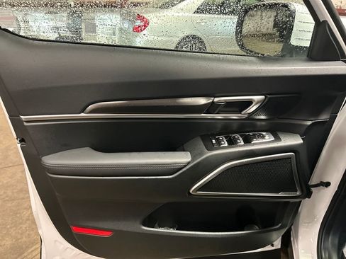 New 2025 Kia Telluride S image 28