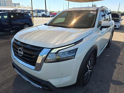 Used 2024 Nissan Pathfinder Platinum w/ Cargo Package