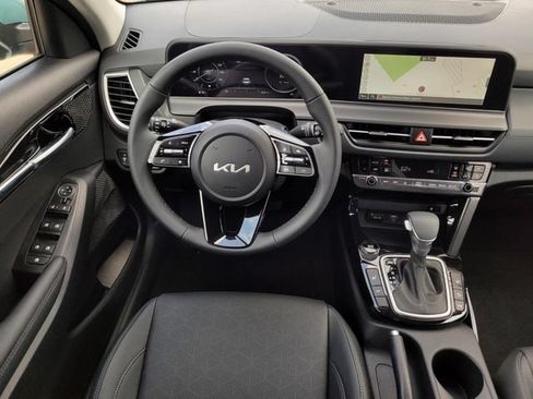 New 2026 Kia Seltos EX FWD image 12