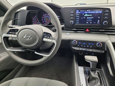 Used 2021 Hyundai Elantra SEL image 22