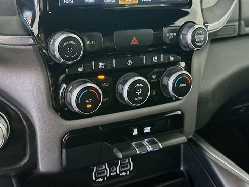 Used 2024 RAM 1500 Laramie AWD/4WD image 18