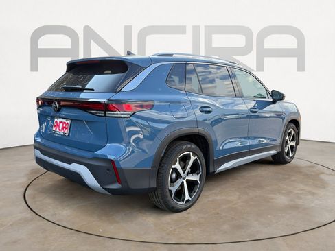 New 2026 Volkswagen Tiguan SE FWD image 8
