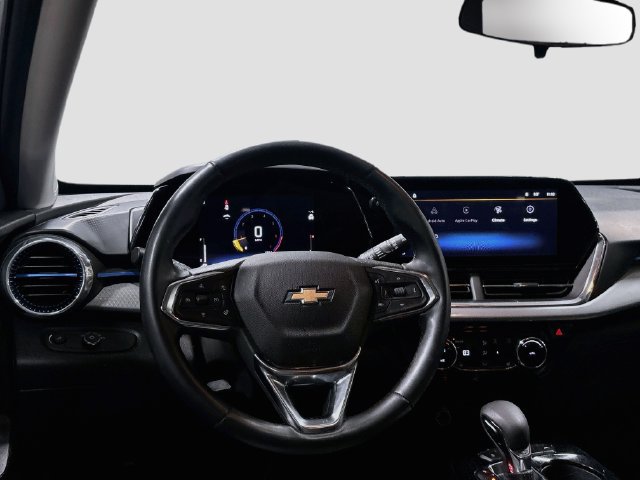 Used 2024 Chevrolet Trax LT w/ Sunroof Package FWD image 19