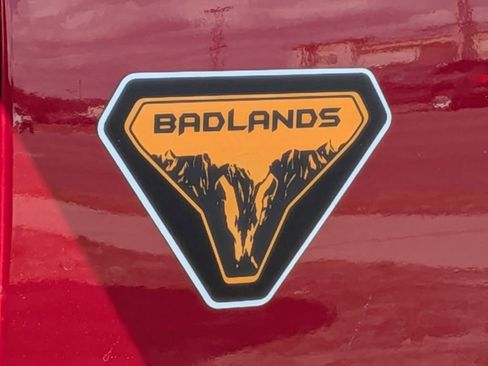 Used 2025 Ford Bronco Badlands image 12