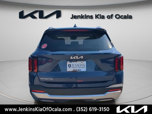 New 2026 Kia Sorento S w/ S Panoramic Sunroof Package image 4