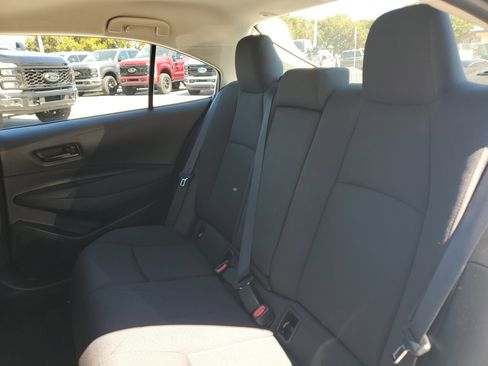 Used 2025 Toyota Corolla LE image 19