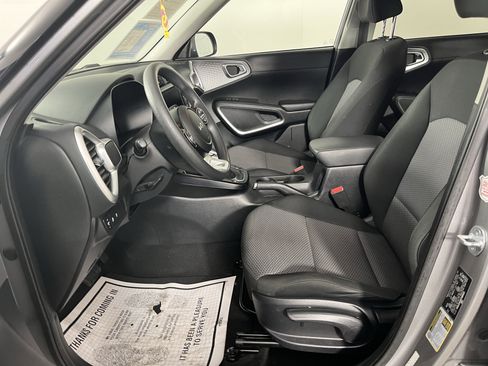 Used 2023 Kia Soul LX w/ Option Group 015 FWD image 10