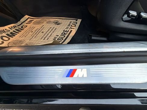 Used 2017 BMW 750i image 18