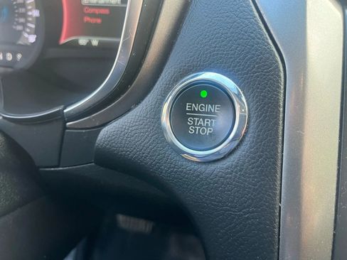 Used 2019 Ford Fusion SE image 23