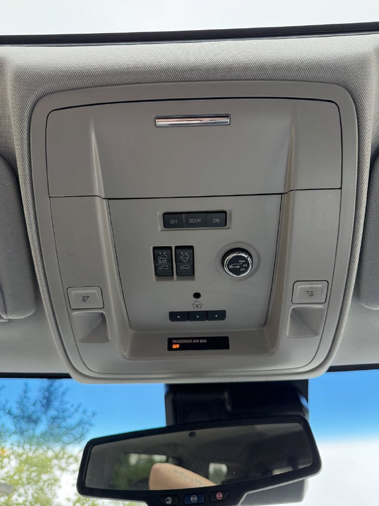 Used 2015 Chevrolet Tahoe LT AWD/4WD image 9