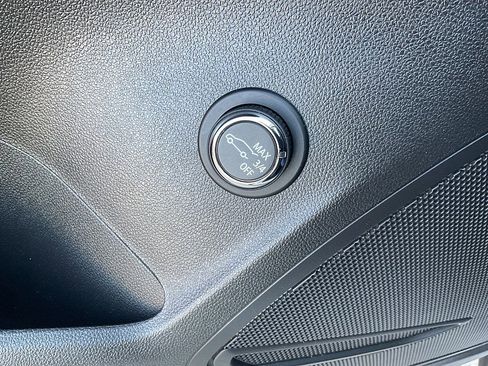 Used 2021 Buick Envision Essence image 26