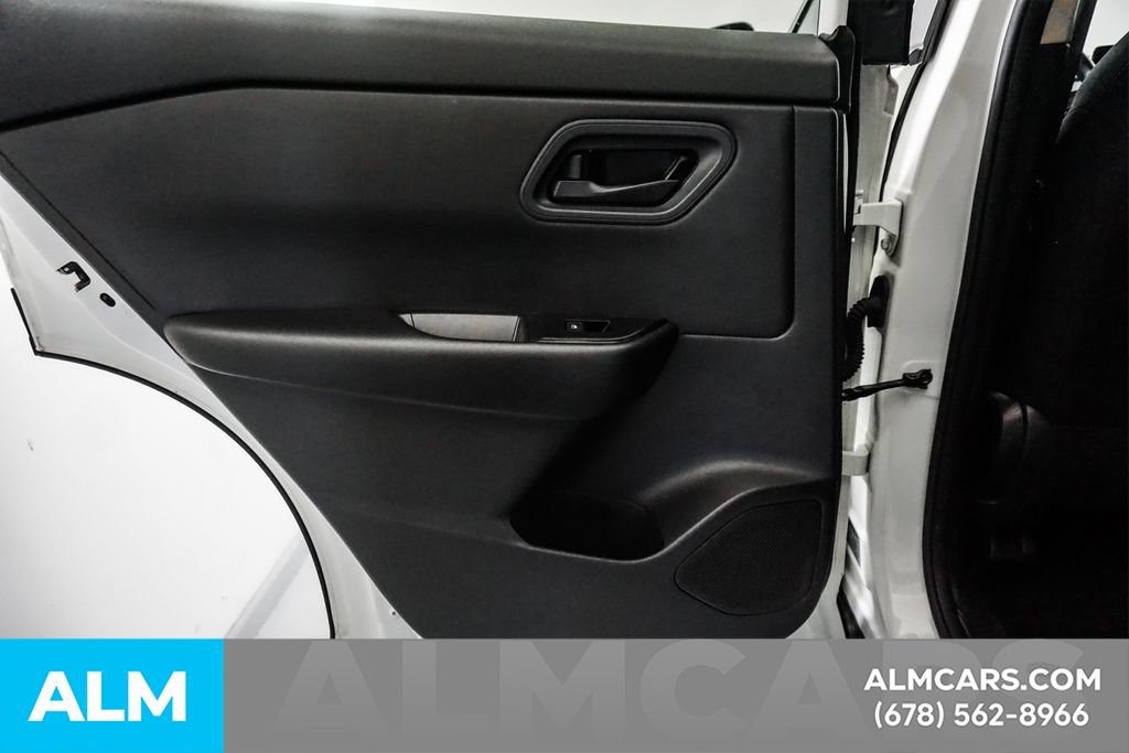 Used 2024 Nissan Rogue S FWD image 47