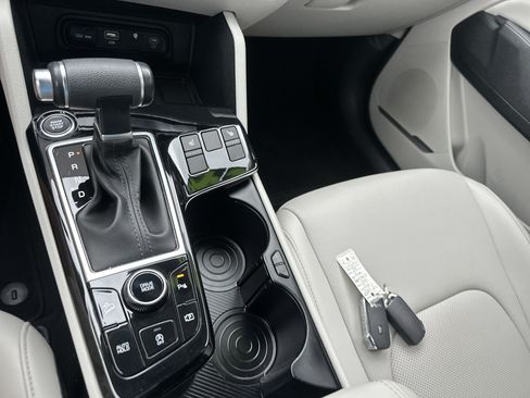 Used 2024 Kia Sportage EX FWD image 18