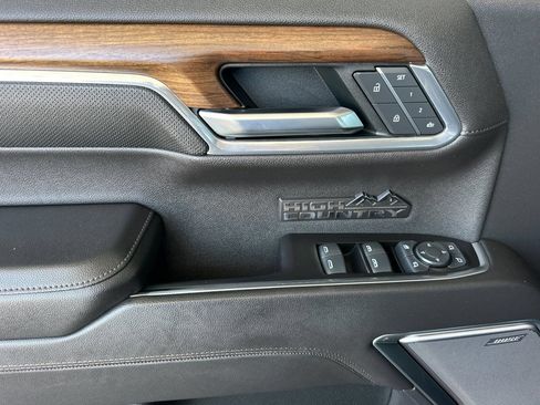 Certified 2022 Chevrolet Silverado 1500 High Country w/ High Country Premium Package AWD/4WD image 11