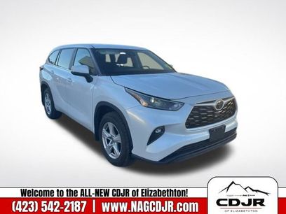 Used 2023 Toyota Highlander LE